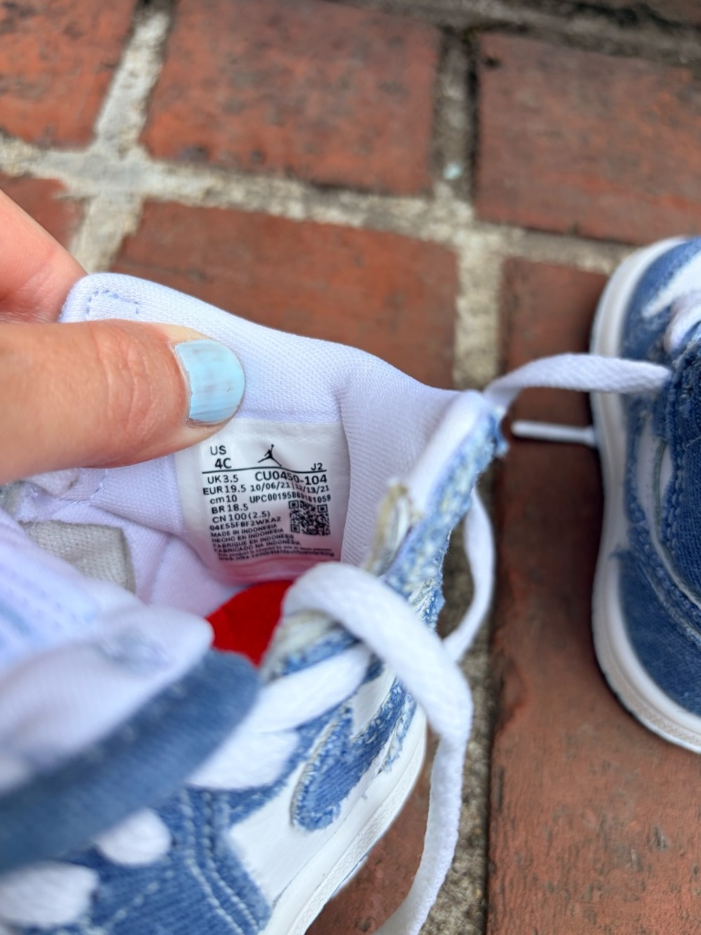 Baby Nike Air Jordan 1 Retro OG "Denim" Sneakers - 4C - Picture 5 of 6